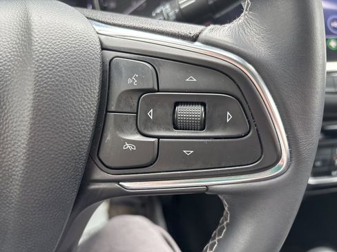 Certified 2023 Buick Encore GX Preferred w/ Cold Weather Comfort Package FWD image 19