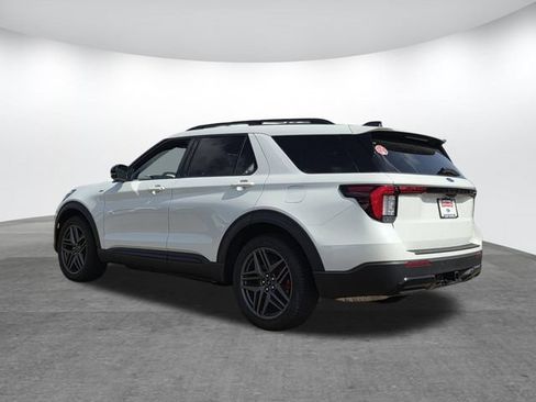 New 2026 Ford Explorer ST-Line w/ ST-Line Street Pack RWD image 3