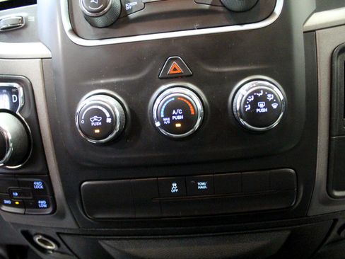 Used 2017 RAM 1500 Express image 13