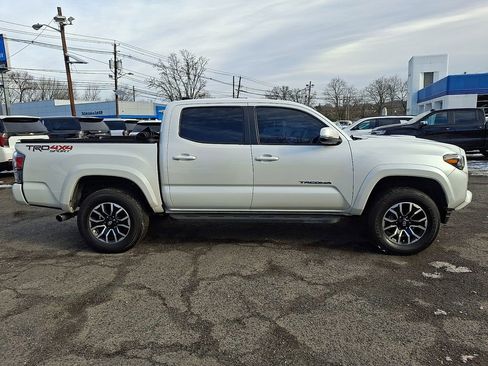 Used 2022 Toyota Tacoma TRD Sport image 8