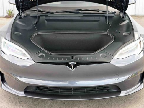 Used 2021 Tesla Model S Plaid image 8