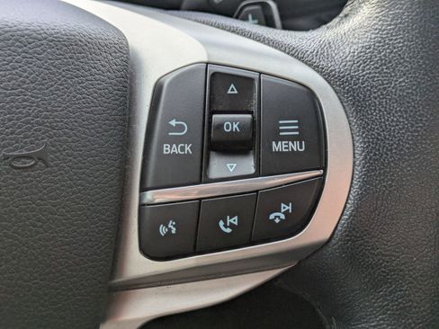 Used 2020 Ford Explorer XLT w/ Comfort Package image 16