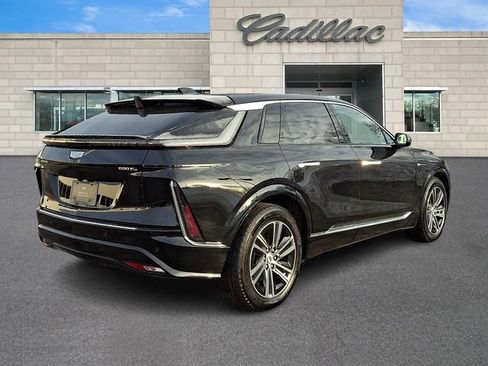 Certified 2025 Cadillac Lyriq Luxury w/ LPO, Floor Liner Package image 7