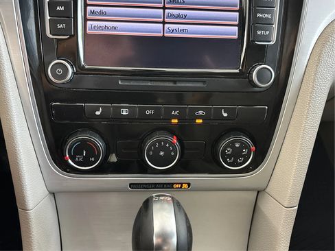 Used 2013 Volkswagen Passat TDI SE FWD image 35