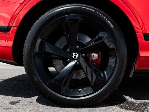 Certified 2023 Bentley Bentayga Extended Wheelbase AWD/4WD image 15
