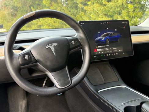 Used 2022 Tesla Model 3 Standard Range image 49