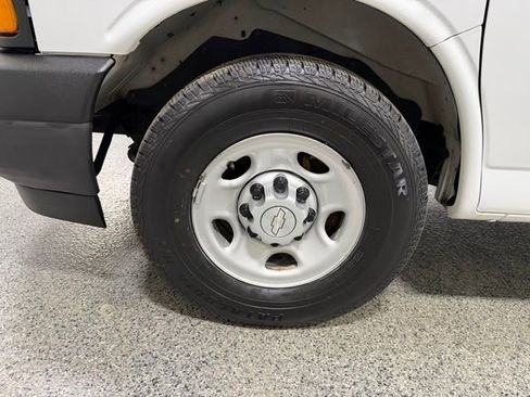 Used 2019 Chevrolet Express 2500 LS w/ Driver Convenience Package RWD image 20