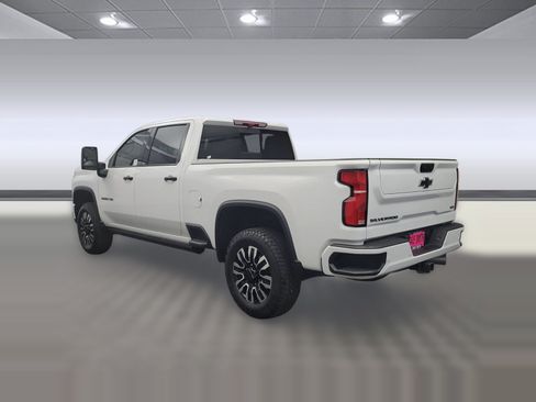 Used 2024 Chevrolet Silverado 3500 LTZ w/ LTZ Plus Package AWD/4WD image 3