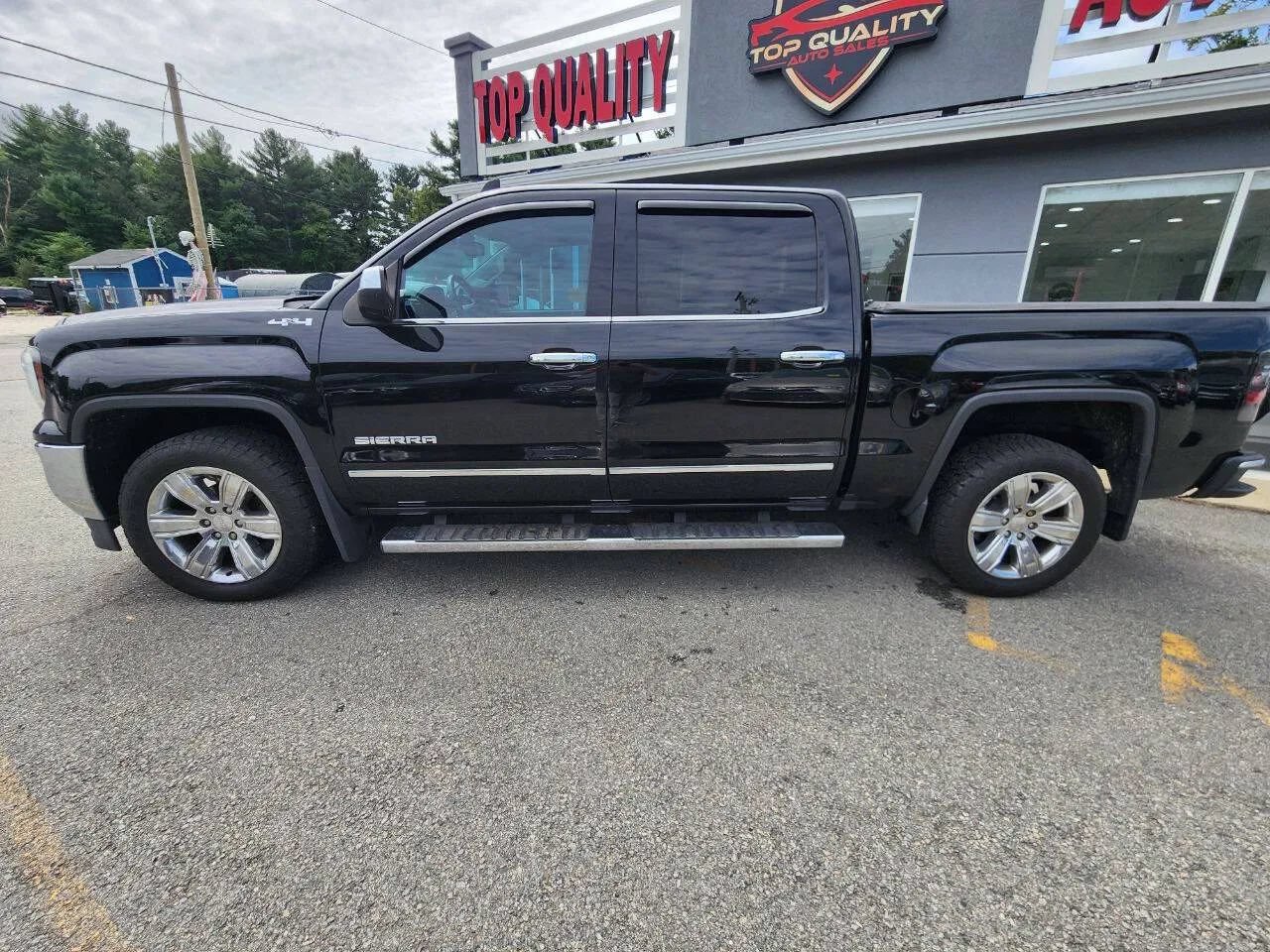 Used 2017 GMC Sierra 1500 SLT AWD/4WD image 8