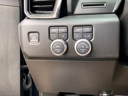Used 2025 GMC Sierra 2500 AT4 AWD/4WD image 36