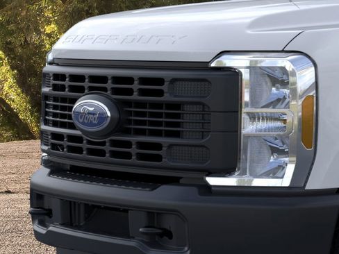 New 2025 Ford F250 XL image 17
