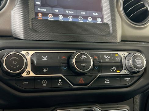 Used 2022 Jeep Wrangler Unlimited Sport image 14