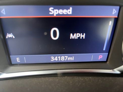 Used 2024 GMC Terrain SLT image 13