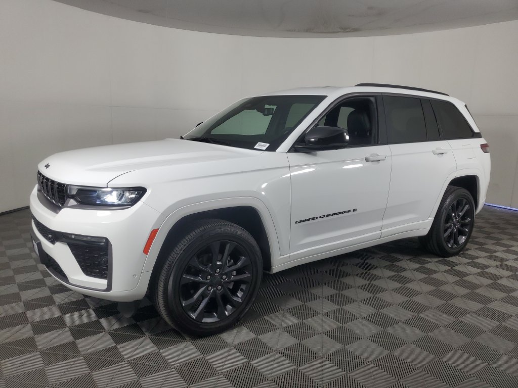 Used 2026 Jeep Grand Cherokee Limited AWD/4WD image 8