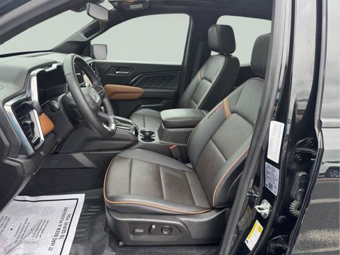Used 2024 GMC Canyon AT4 w/ AT4 Premium Package AWD/4WD image 13