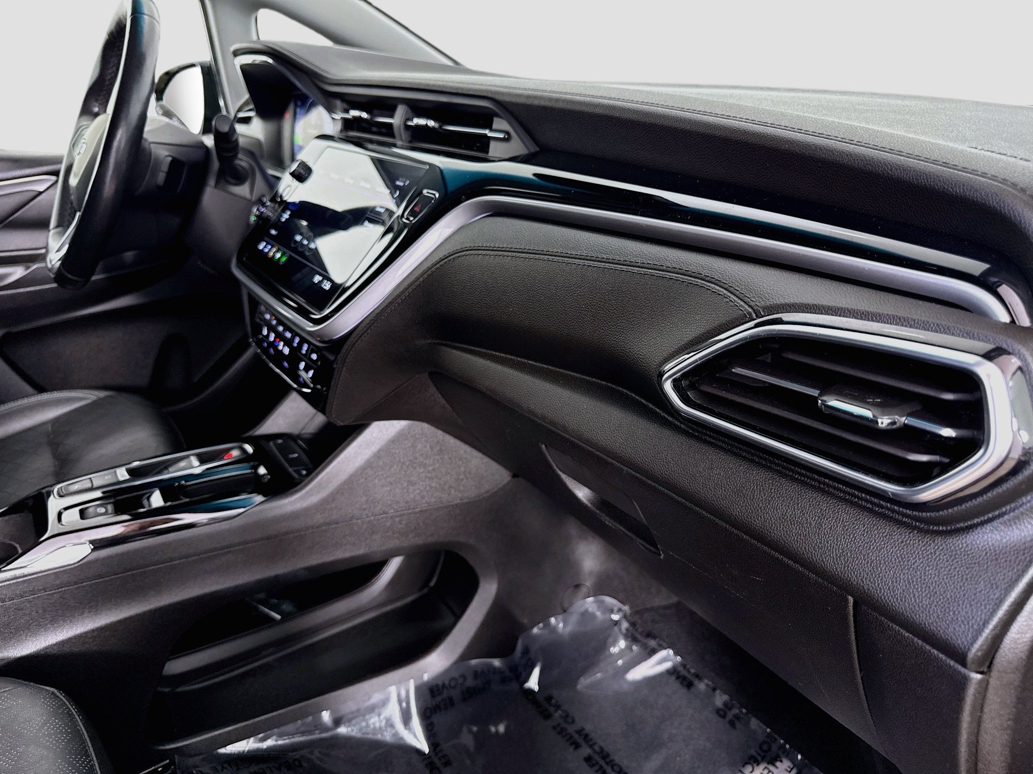Used 2023 Chevrolet Bolt LT FWD image 30