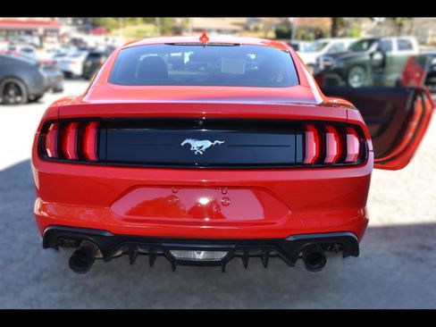 Used 2021 Ford Mustang Coupe image 3
