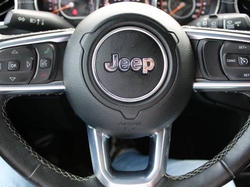 Used 2020 Jeep Wrangler Unlimited Sahara w/ Safety Group AWD/4WD image 18