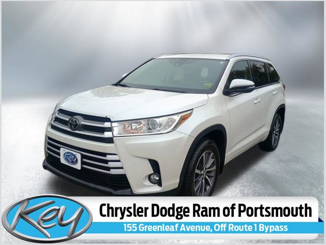 Used 2017 Toyota Highlander XLE AWD/4WD image 1