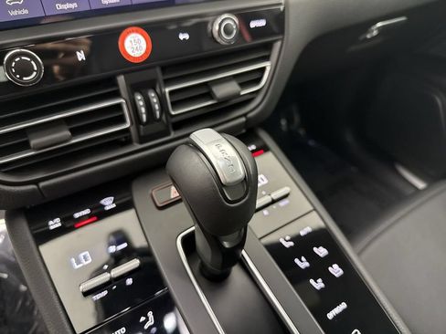 Certified 2023 Porsche Macan S AWD/4WD image 32