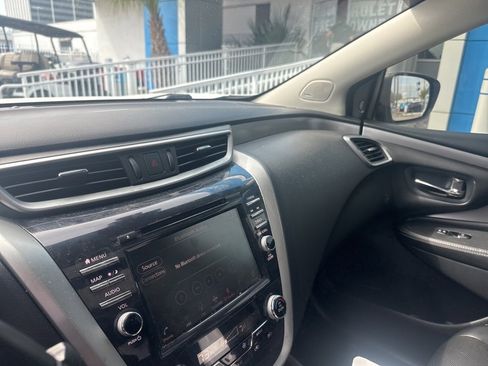 Used 2020 Nissan Murano SL w/ Moonroof Package image 16