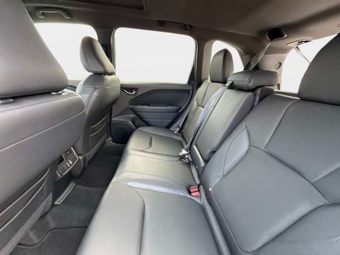 Used 2025 Subaru Forester Limited AWD/4WD image 16