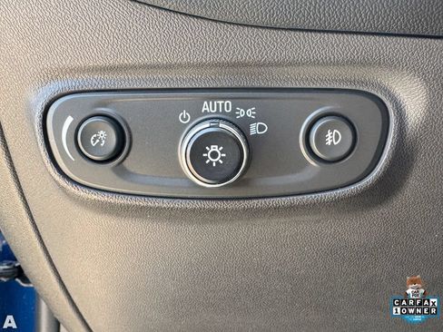 Used 2023 Chevrolet Equinox Premier FWD image 31