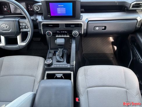 Certified 2026 Toyota 4Runner SR5 AWD/4WD image 17