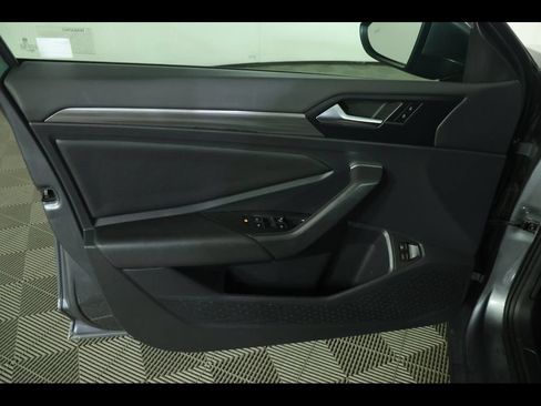 Used 2021 Volkswagen Jetta SEL FWD image 18
