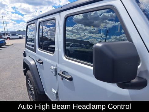 Used 2024 Jeep Wrangler Unlimited Sport AWD/4WD image 31