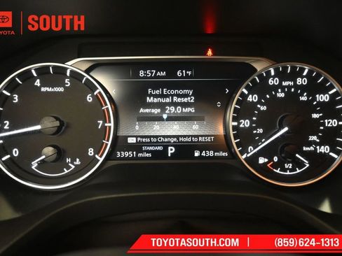 Used 2025 Nissan Rogue SV FWD image 12