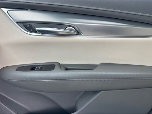 Used 2020 Cadillac XT5 Premium Luxury FWD image 30