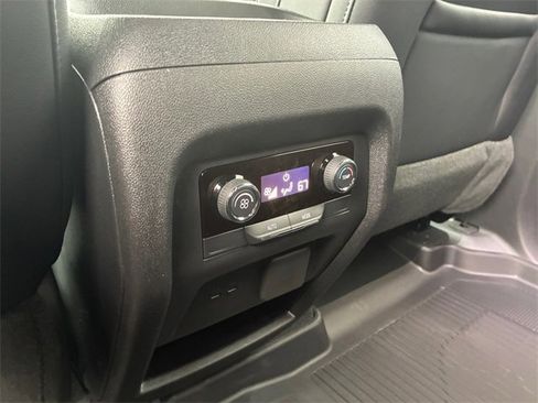 New 2026 Chevrolet Traverse LT image 18