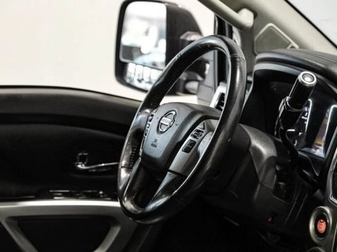 Used 2016 Nissan Titan SL AWD/4WD image 15
