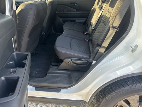Used 2024 Nissan Pathfinder SV FWD image 20