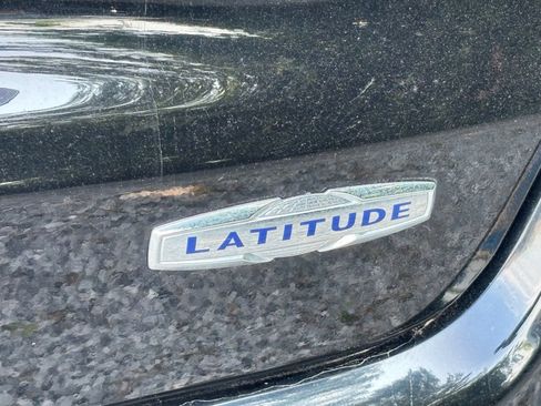 Used 2023 Jeep Compass Latitude w/ Convenience Group AWD/4WD image 6