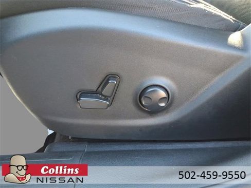 Used 2023 Jeep Cherokee Altitude Lux image 20