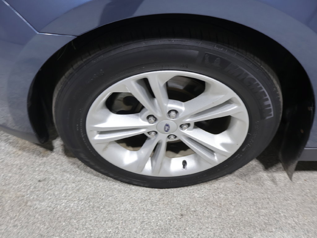 Used 2019 Ford Taurus SE FWD image 19