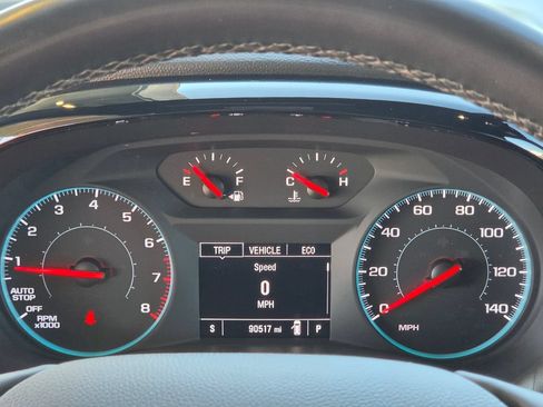 Used 2023 Chevrolet Traverse LT FWD image 18