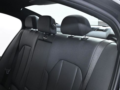 Used 2019 BMW 330i xDrive Sedan w/ Convenience Package image 23