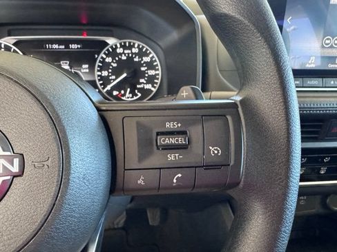 Used 2024 Nissan Rogue S FWD image 16