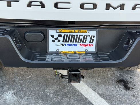 Used 2022 Toyota Tacoma SR image 30