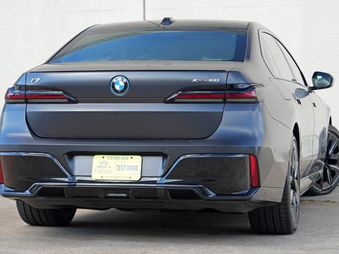 Used 2023 BMW i7 xDrive60 AWD/4WD image 5