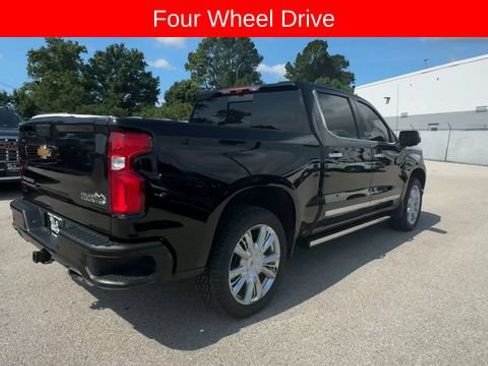 Used 2025 Chevrolet Silverado 1500 High Country AWD/4WD image 8