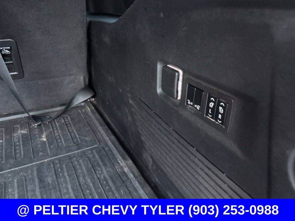 Used 2023 GMC Yukon XL AT4 w/ AT4 Premium Package AWD/4WD image 26
