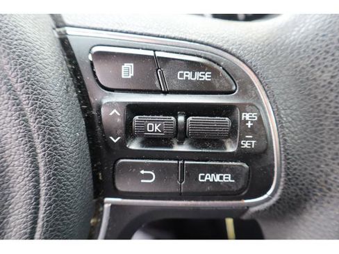 Used 2017 Kia Optima LX FWD image 11