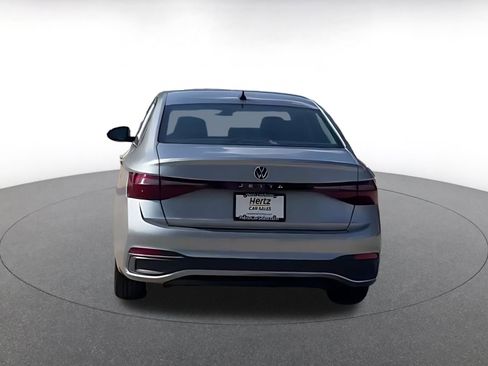Used 2025 Volkswagen Jetta SE image 16