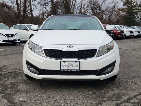 Used 2011 Kia Optima EX w/ Premium Pkg image 2