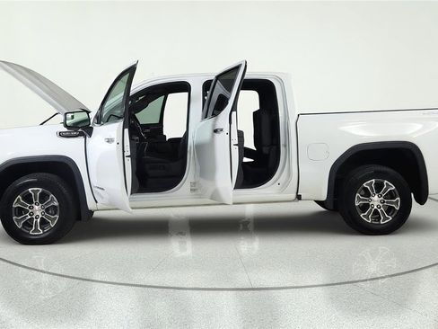 Used 2025 GMC Sierra 1500 SLT AWD/4WD image 6