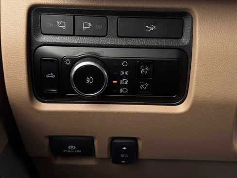 Used 2024 Ford F450 Lariat w/ Lariat Ultimate Package AWD/4WD image 23